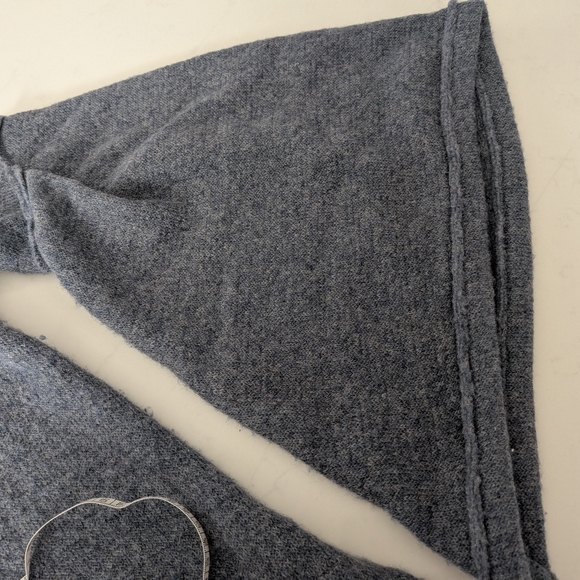 NWOT Sundance Mountain Retreat Blue Bell Sleeve Sweater. Medium - Picture 6 of 11